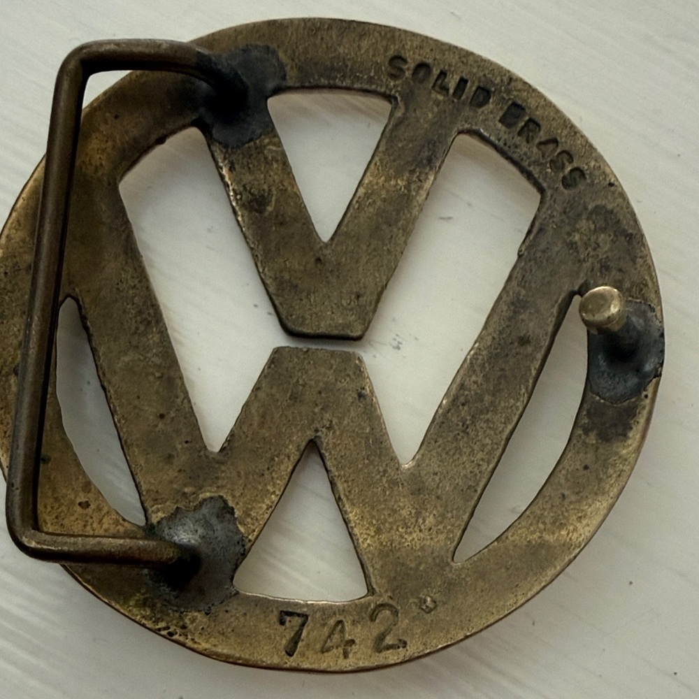 🔥🔥🔥Vintage VW Gold Brass Belt Buckle - Picture 4 of 4